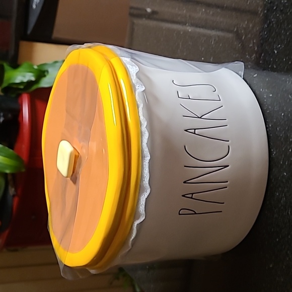 Rae Dunn Dining Rae Dunn Pancake Container Poshmark